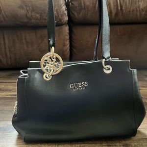 *Authentic* GUESS Handbag